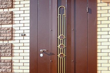 Двери уличные утепленные металлические