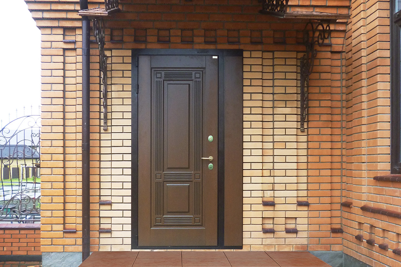 Входные уличные двери: характеристики и особенности эксплуатации дверей для  частного дома